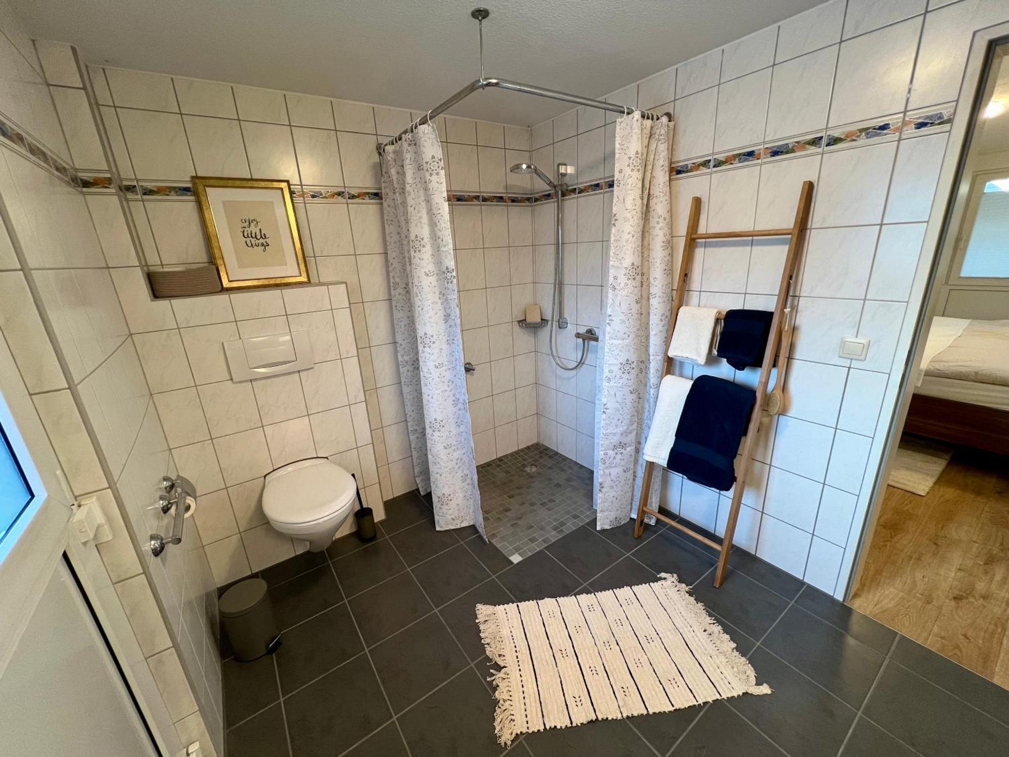 Appartements Zum Weissen Hahn 바트즈위스케나흔 외부 사진